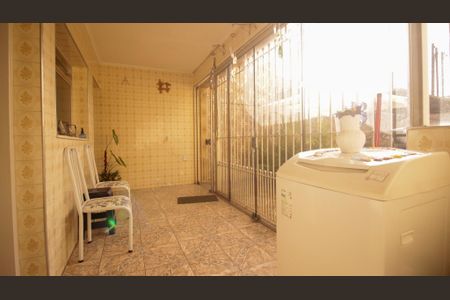 Casa à venda com 128m², 3 quartos e 8 vagasLavanderia