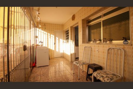 Casa à venda com 128m², 3 quartos e 8 vagasLavanderia