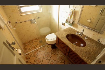 Casa à venda com 128m², 3 quartos e 8 vagasBanheiro /Suite 1