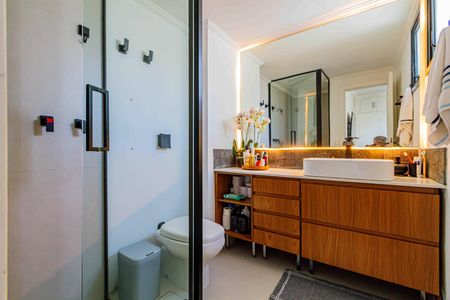 Apartamento à venda com 110m², 3 quartos e 1 vagaSuite - Banheiro