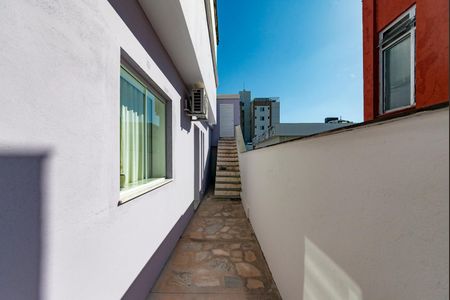 Casa à venda com 350m², 4 quartos e 2 vagasVaranda