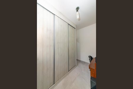 Casa à venda com 350m², 4 quartos e 2 vagasEscritório