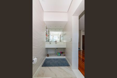 Casa à venda com 350m², 4 quartos e 2 vagasBanheiro da Suíte 2