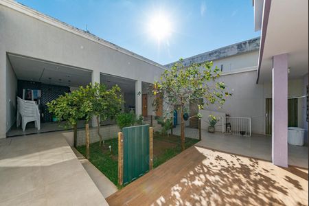 Casa à venda com 350m², 4 quartos e 2 vagasQuintal