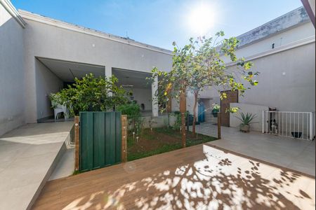 Casa à venda com 350m², 4 quartos e 2 vagasQuintal