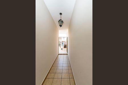 Casa à venda com 350m², 4 quartos e 2 vagasCorredor