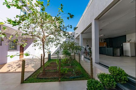 Casa à venda com 350m², 4 quartos e 2 vagasQuintal