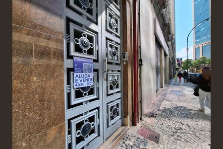 Studio à venda com 43m², 1 quarto e sem vaga Studio à venda com 43m², 1 quarto e sem vagaPlaca