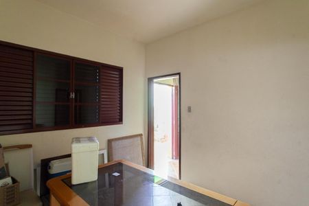 Casa à venda com 250m², 5 quartos e 3 vagas Casa à venda com 250m², 5 quartos e 3 vagasSala 2 - Casa 2