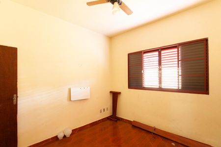 Casa à venda com 250m², 5 quartos e 3 vagas Casa à venda com 250m², 5 quartos e 3 vagasQuarto 1 - Casa 2