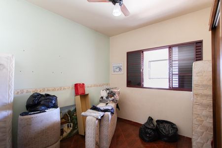 Casa à venda com 250m², 5 quartos e 3 vagas Casa à venda com 250m², 5 quartos e 3 vagasQuarto 2 - Casa 2