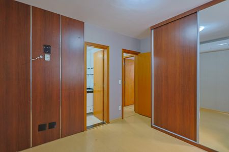 Apartamento à venda com 130m², 3 quartos e 2 vagasQuarto 3 - Suíte