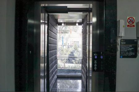 Apartamento à venda com 26m², 1 quarto e sem vagaElevador