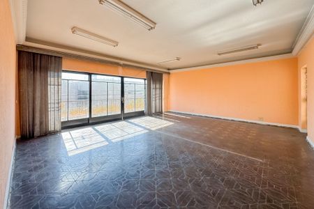 Casa para alugar com 447m², 3 quartos e 1 vaga Casa para alugar com 447m², 3 quartos e 1 vagaSala