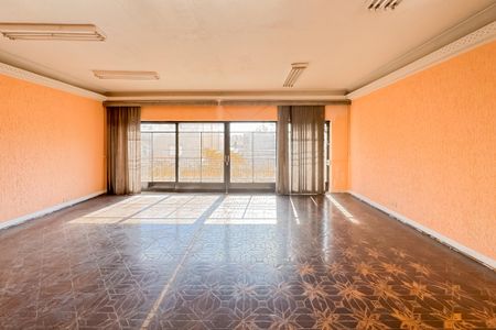 Casa para alugar com 447m², 3 quartos e 1 vaga Casa para alugar com 447m², 3 quartos e 1 vagaSala