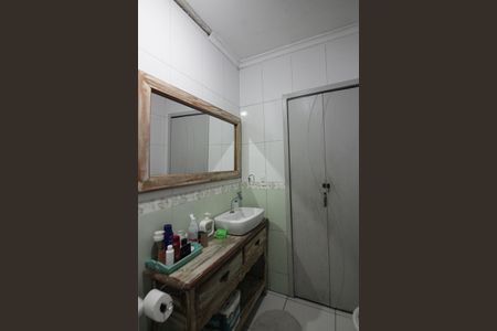 Casa à venda com 145m², 2 quartos e 2 vagasBanheiro Social