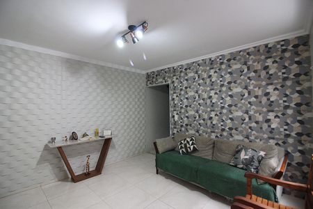 Casa à venda com 145m², 2 quartos e 2 vagasSala