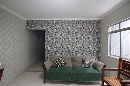 Casa à venda com 145m², 2 quartos e 2 vagasSala