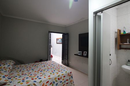 Casa à venda com 145m², 2 quartos e 2 vagasSuíte