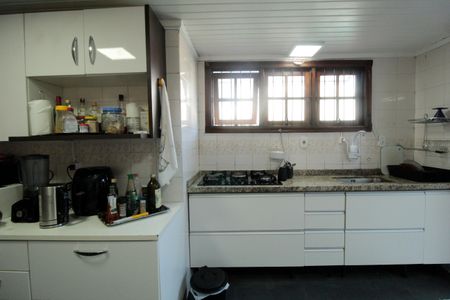 Casa à venda com 227m², 4 quartos e 2 vagas Casa à venda com 227m², 4 quartos e 2 vagasCozinha