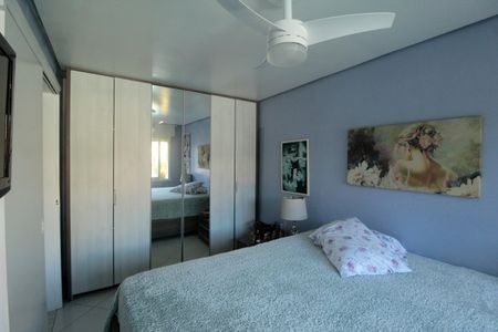 Casa à venda com 227m², 4 quartos e 2 vagas Casa à venda com 227m², 4 quartos e 2 vagasQuarto 2