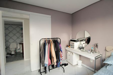 Casa à venda com 227m², 4 quartos e 2 vagas Casa à venda com 227m², 4 quartos e 2 vagasQuarto 1