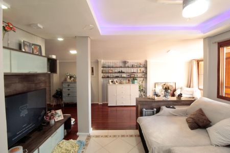 Casa à venda com 227m², 4 quartos e 2 vagas Casa à venda com 227m², 4 quartos e 2 vagasSala