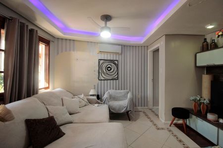 Casa à venda com 227m², 4 quartos e 2 vagas Casa à venda com 227m², 4 quartos e 2 vagasSala