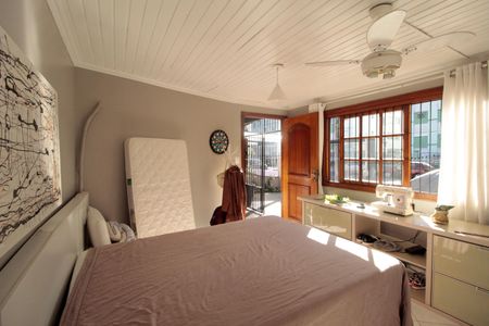 Casa à venda com 227m², 4 quartos e 2 vagas Casa à venda com 227m², 4 quartos e 2 vagasQuarto 4