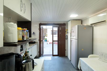 Casa à venda com 227m², 4 quartos e 2 vagas Casa à venda com 227m², 4 quartos e 2 vagasCozinha