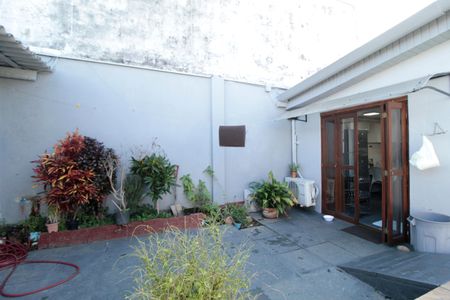 Casa à venda com 227m², 4 quartos e 2 vagas Casa à venda com 227m², 4 quartos e 2 vagasQuintal