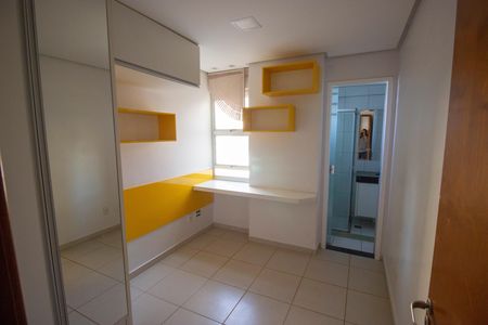 Apartamento à venda com 77m², 3 quartos e 1 vagaQuarto 2