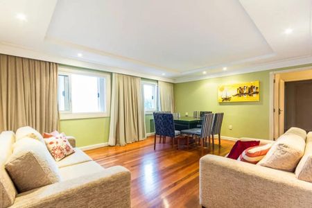 Apartamento à venda com 248m², 4 quartos e 2 vagas Apartamento à venda com 248m², 4 quartos e 2 vagasSala