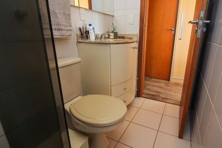 Apartamento à venda com 70m², 2 quartos e 2 vagasBanheiro da Suíte
