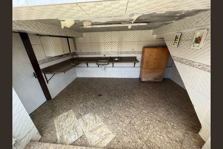 Casa para alugar com 630m², 4 quartos e 6 vagas