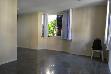 Casa de condomínio para alugar com 112m², 3 quartos e 2 vagasSala