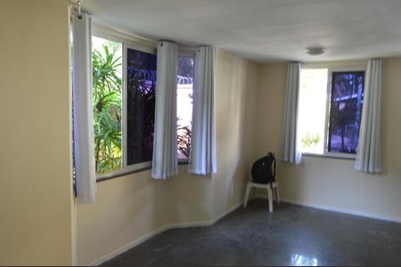 Casa de condomínio para alugar com 112m², 3 quartos e 2 vagasSala