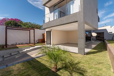 Casa à venda com 200m², 3 quartos e 3 vagasEntrada