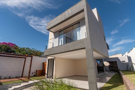 Casa à venda com 200m², 3 quartos e 3 vagasEntrada
