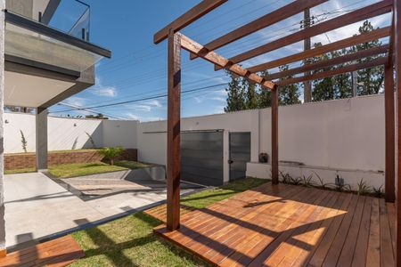 Casa à venda com 200m², 3 quartos e 3 vagasEntrada
