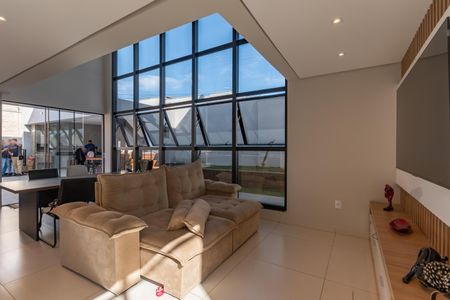 Casa à venda com 200m², 3 quartos e 3 vagasSala