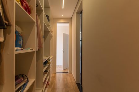 Casa à venda com 200m², 3 quartos e 3 vagasSuíte Closet