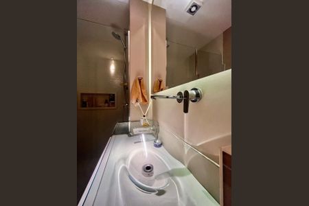 Apartamento à venda com 140m², 2 quartos e 4 vagasBanheiro de Suíte