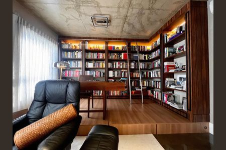 Apartamento à venda com 140m², 2 quartos e 4 vagasEscritório