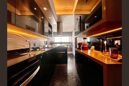 Apartamento à venda com 140m², 2 quartos e 4 vagasCozinha