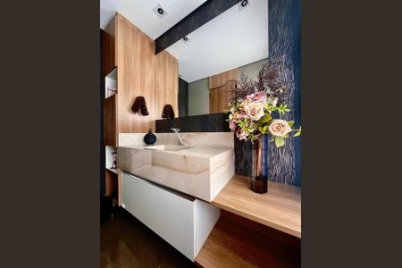 Apartamento à venda com 140m², 2 quartos e 4 vagasLavabo