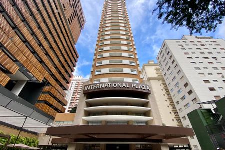 Studio para alugar com 30m², 1 quarto e 1 vaga Studio para alugar com 30m², 1 quarto e 1 vagaFachada