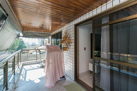 Apartamento à venda com 106m², 3 quartos e 1 vaga Apartamento à venda com 106m², 3 quartos e 1 vagaVaranda da Sala