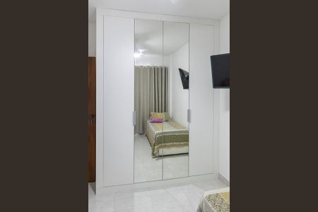 Apartamento à venda com 106m², 3 quartos e 1 vaga Apartamento à venda com 106m², 3 quartos e 1 vagaQuarto 2 - Armários