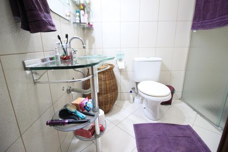 Casa à venda com 160m², 3 quartos e 8 vagasBanheiro da Suíte